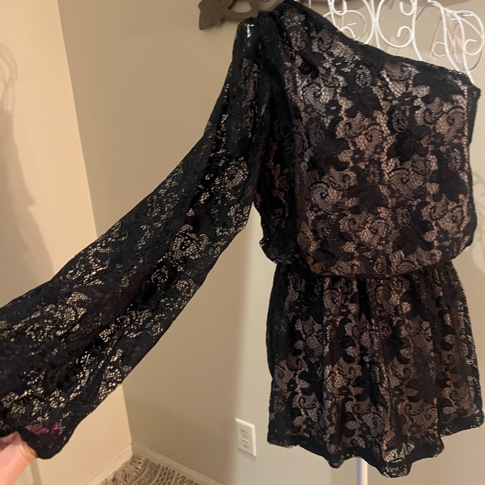 Bisou Bisou Black Lace One-Shoulder Blouse - Picture 3 of 6